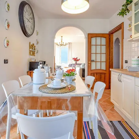 Дом отдыха Cozy In Pianezza Cicagna With Wifi Coreglia Ligure