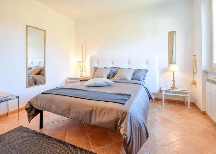 Silvia Semesterbostad Orero